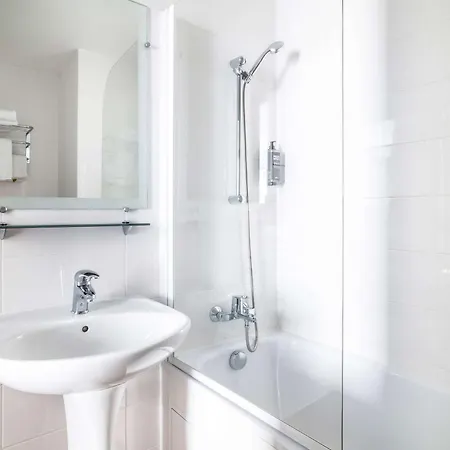 Ibis Styles Centre 3*