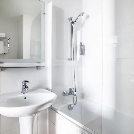 ホテル イビス スタイルズ センター 3*