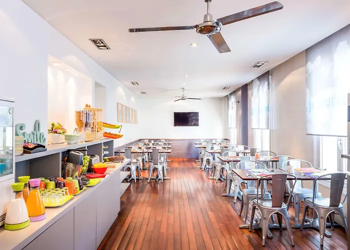 イビス スタイルズ センター ホテル アニエール