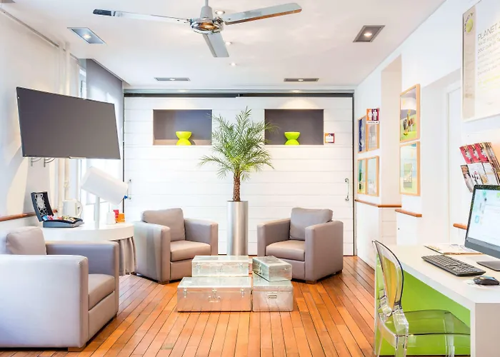 イビス スタイルズ センター ホテル アニエール